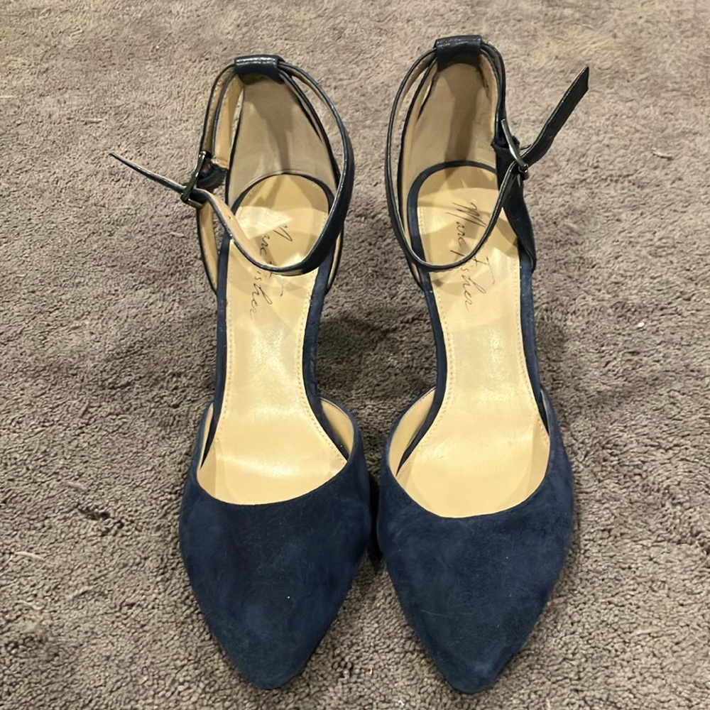 EUC Marc Fisher leather dress sandals